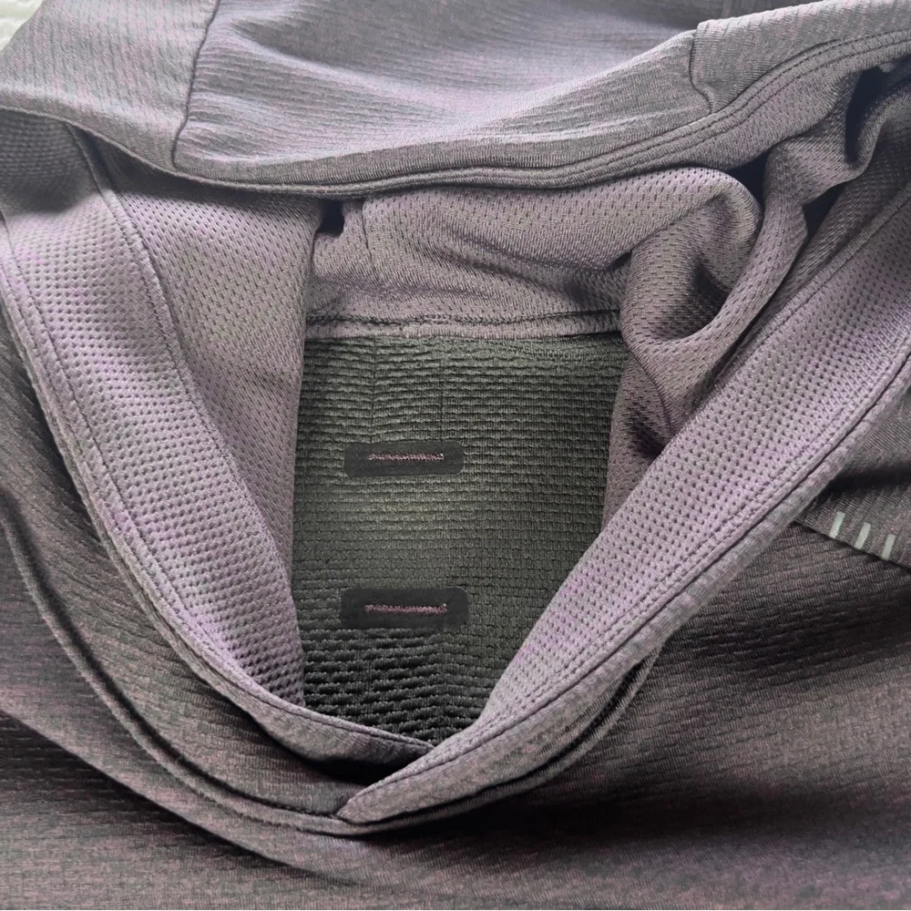 Lululemon Textured Tech Hoodie Mens XS Purple Pullover Active Lightweight Preppy - Picture 8 of 8